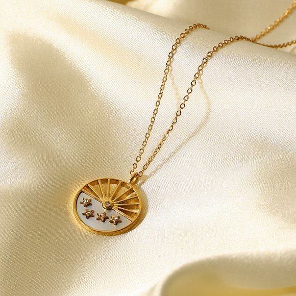 LAST ONE!! Kiara Necklace - Picture 4 of 6